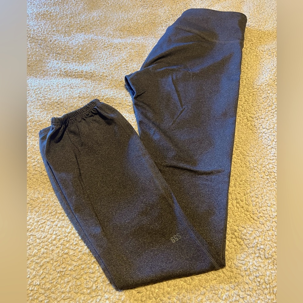 Medium - Splits59 workout pants.  Gray & in great condition!